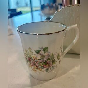 Royal Sutherland Fine Bone China Mug – Floral England Made Coffee Cup EUC